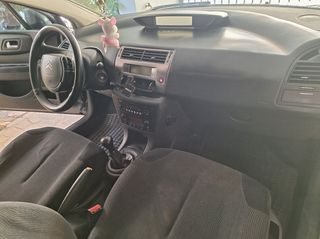 Citroen C4 2010-thumb-9