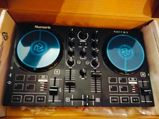 Πωλείται DJ Controller Numark Party Mix-thumb-1