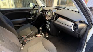Mini ONE 2010-thumb-8