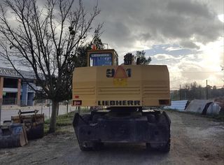 Εκσκαφέας Με Λάστιχα Liebherr 1980 921 C-thumb-1