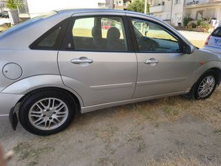 Ford Focus 2002 ghia-thumb-1