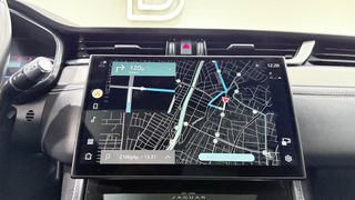 Jaguar F-Pace 2022 P400e PLUG-IN AWD R-DYNAMIC SE PANORAMA/AUTOBESIKOS-thumb-44
