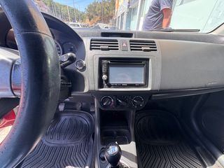 Suzuki Swift 2009-thumb-8