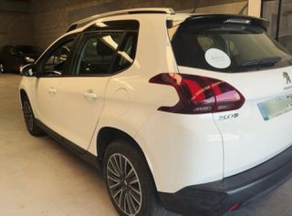 Peugeot 2008 2017 1.2 Active-thumb-3