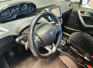 Peugeot 2008 2017 1.2 Active-thumb-9