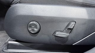 Mercedes-Benz GLC 300 2023 DIESEL PLUG-IN 4MATIC SUNROOF PANORAMA/AUTOBESIKOS-thumb-23