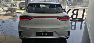 Lexus LBX 2026 Elegant FWD Edition Full Hybrid-thumb-4