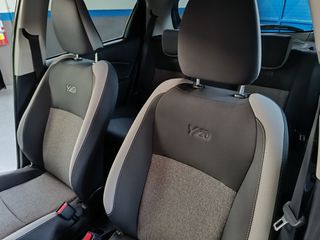 Toyota Yaris 2019 HYBRID "20 YEARS" LED!!-thumb-16