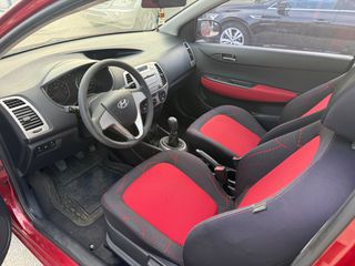 Hyundai i 30 2010-thumb-9