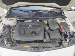 Mercedes-Benz C 180 2014-thumb-8