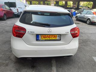 Mercedes-Benz C 180 2014-thumb-10