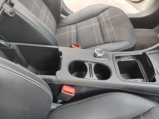 Mercedes-Benz C 180 2014-thumb-26