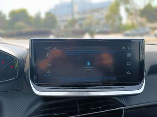 Peugeot 2008 2025 STYLE 1.2 HYBRID  AYTOMATIC-thumb-5