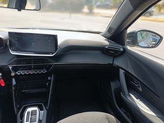 Peugeot 2008 2025 STYLE 1.2 HYBRID  AYTOMATIC-thumb-7