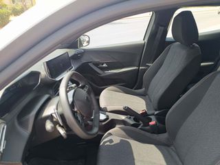 Peugeot 2008 2025 STYLE 1.2 HYBRID  AYTOMATIC-thumb-10