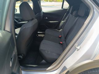 Peugeot 2008 2025 STYLE 1.2 HYBRID  AYTOMATIC-thumb-9