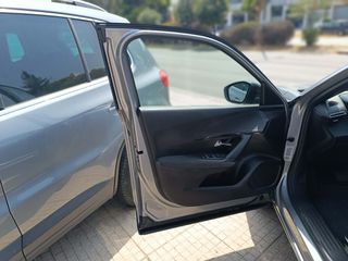 Peugeot 2008 2025 STYLE 1.2 HYBRID  AYTOMATIC-thumb-12