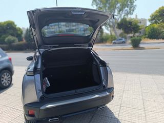 Peugeot 2008 2025 STYLE 1.2 HYBRID  AYTOMATIC-thumb-16