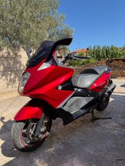 Gilera GP 800 2009-thumb-1