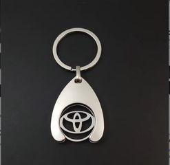 Μεταλλικό μπρελόκ με λογότυπο Toyota, χαραγμένο με λέιζερ