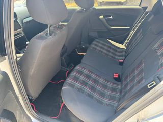 Volkswagen Polo 2014-thumb-7