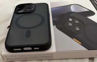 ESR Classic Pro Case HaloLock MagSafe