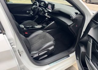 Peugeot 208 2024 1.2 Hybrid 136 ps e-DCS GT-thumb-9