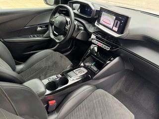 Peugeot 208 2024 1.2 Hybrid 136 ps e-DCS GT-thumb-11