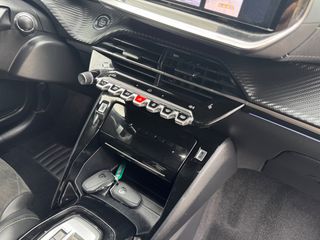 Peugeot 208 2024 1.2 Hybrid 136 ps e-DCS GT-thumb-12