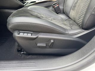 Peugeot 208 2024 1.2 Hybrid 136 ps e-DCS GT-thumb-25