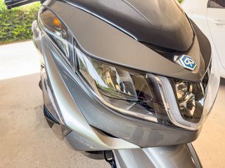 Piaggio X 10 2013 330-thumb-3