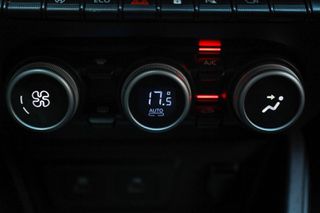 Dacia Duster 2024 1.3 TCe 130hp  JOURNEY (ΕΛΛΗΝΙΚΟ)-thumb-32
