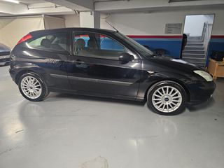 Ford Focus 2003-thumb-1