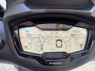 Piaggio Beverly 400 2024 Deep black-thumb-4