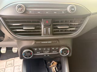 Ford Focus 2023 ST LINE-thumb-8