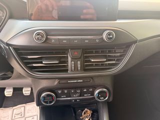 Ford Focus 2023 ST LINE-thumb-10