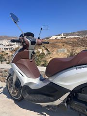 Piaggio Beverly 300 2018-thumb-1