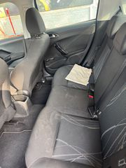 Peugeot 208 2015-thumb-2