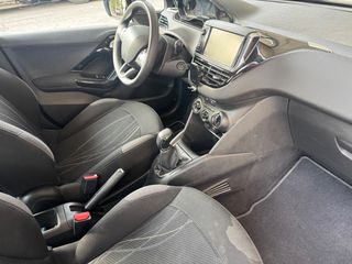 Peugeot 208 2015-thumb-8