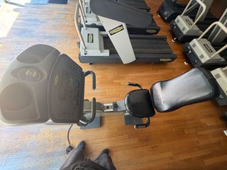 TECHNOGYM ποδήλατο-thumb-2