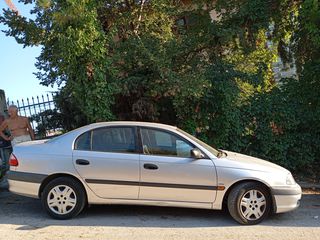 Toyota Avensis 2002