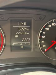 Audi A1 2011-thumb-9