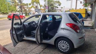 Hyundai i 20 2014 1.1 CRDi diesel-thumb-6