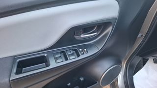 Toyota Yaris 2016 1.0_ζάντες_προβολείς_camera_a/c_βιβλίο_Δώρο Service-thumb-13