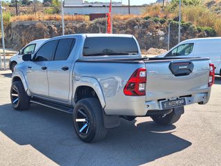 Toyota Hilux 2021-thumb-4