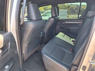 Toyota Hilux 2021-thumb-10