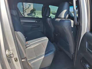 Toyota Hilux 2021-thumb-11