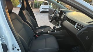 Renault Clio 2022 1600cc V E-TECH HYBRID Equilibre 140HP-thumb-42