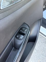 Opel Corsa 2015 TURBO COLOR EDITION-thumb-23