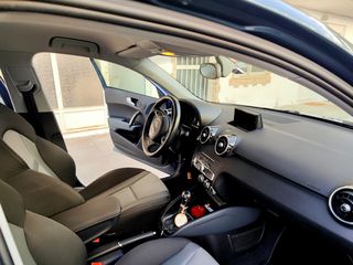 Audi A1 2015 S line-thumb-12